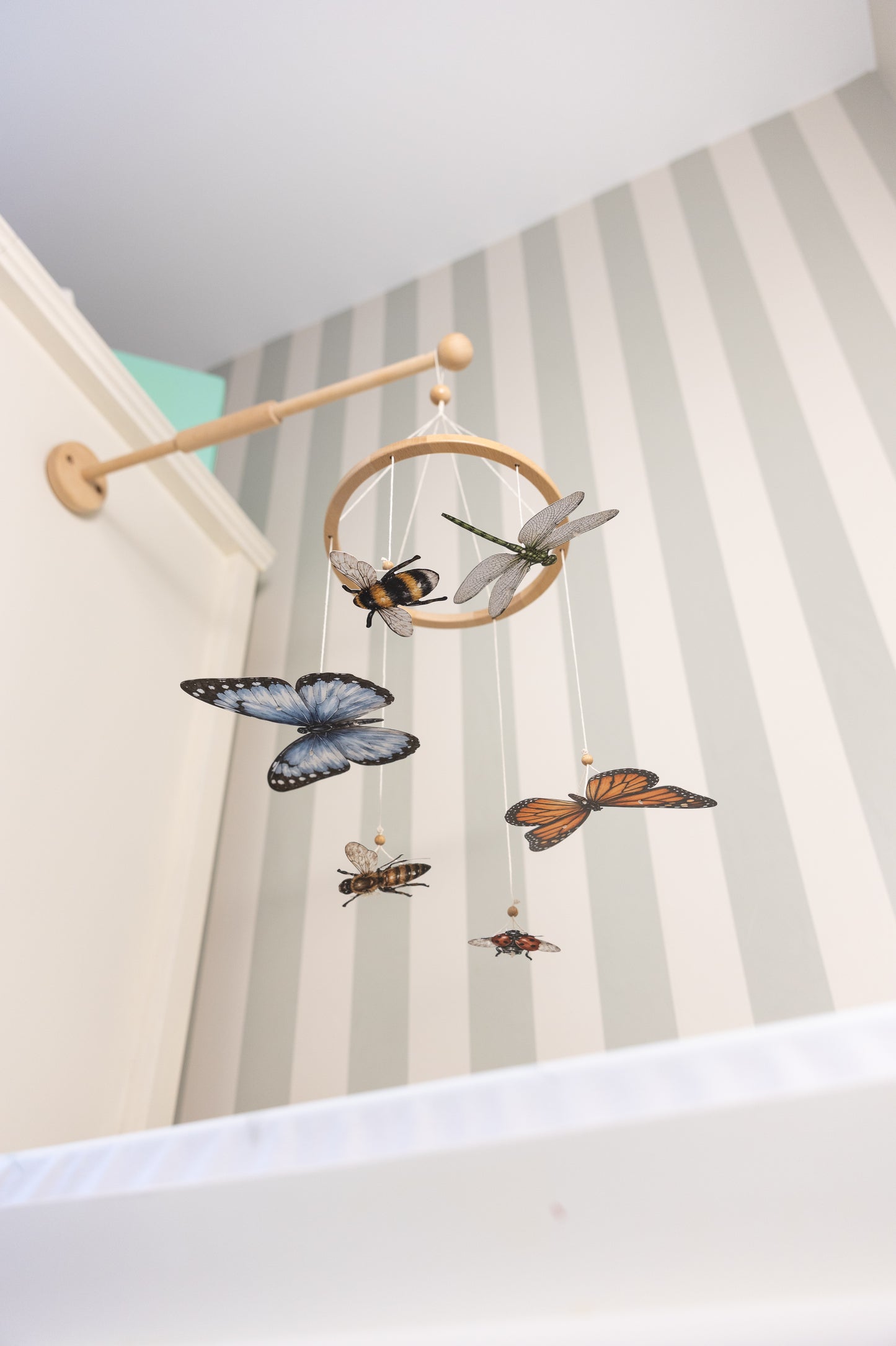 Wall-Mounted Mobile Arm